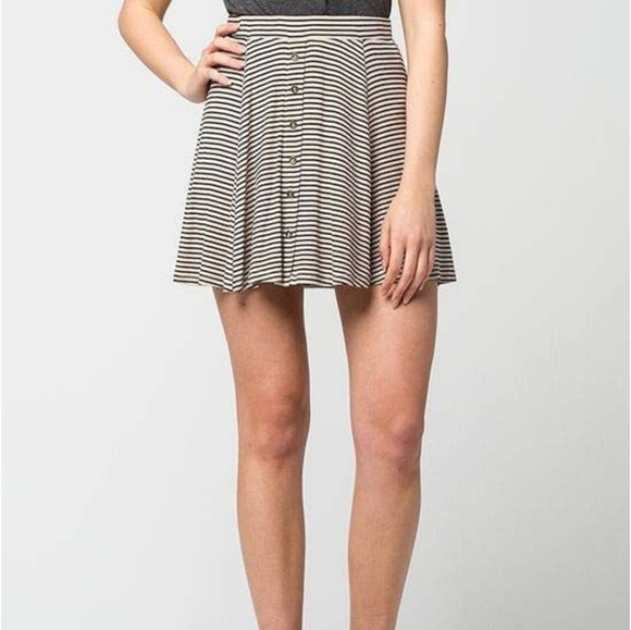 Striped skater skirt - Picture 3 of 3